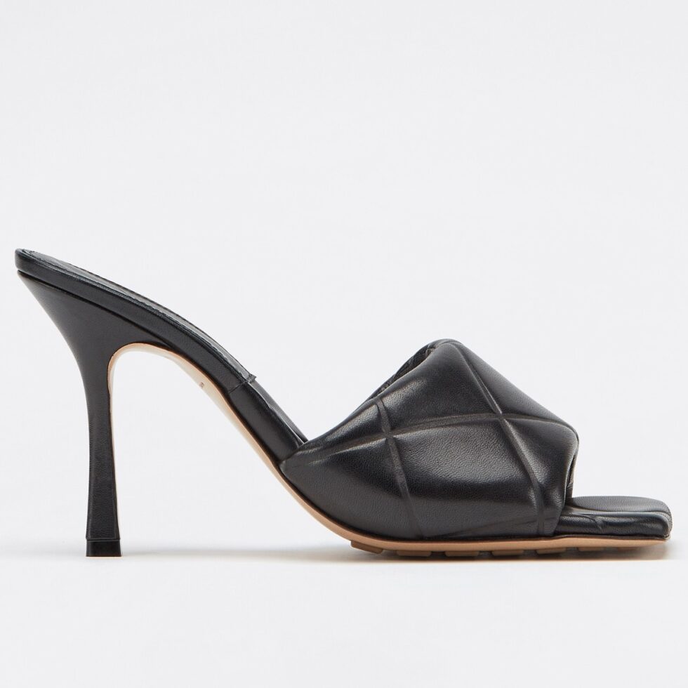 Replica Bottega Veneta Rubber Lido Sandals In Black Quilted Lambskin 104