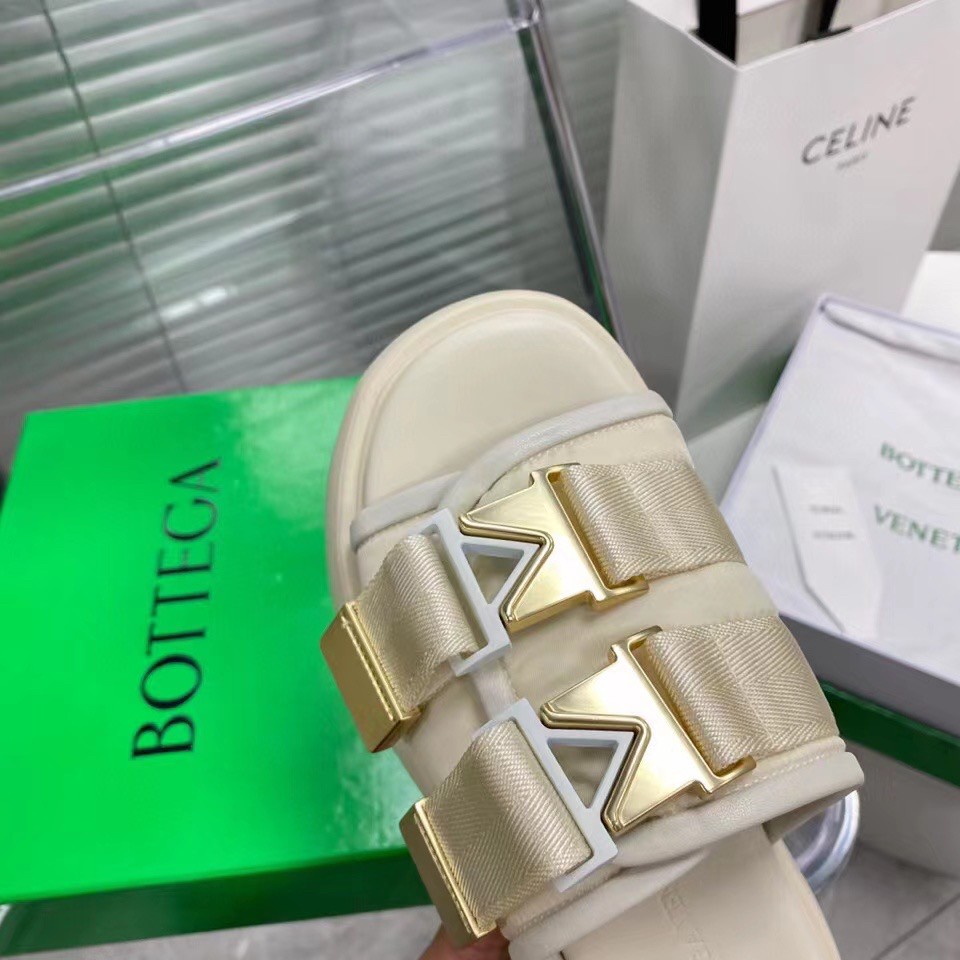 Replica Bottega Veneta Flash Flat Sandals In White Technical Fabric 109