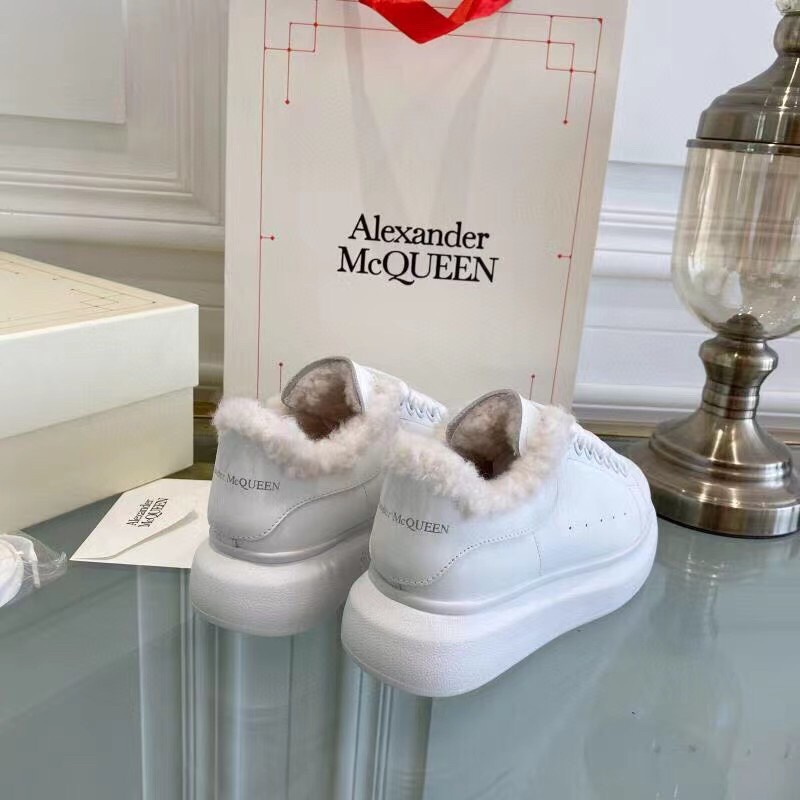 Replica Alexander McQueen Women’s Oversized Sneakers With White Shearling 110