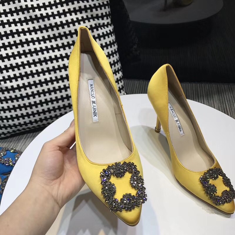 Replica Manolo Blahnik Hangisi 70 Pumps In Yellow Satin 107