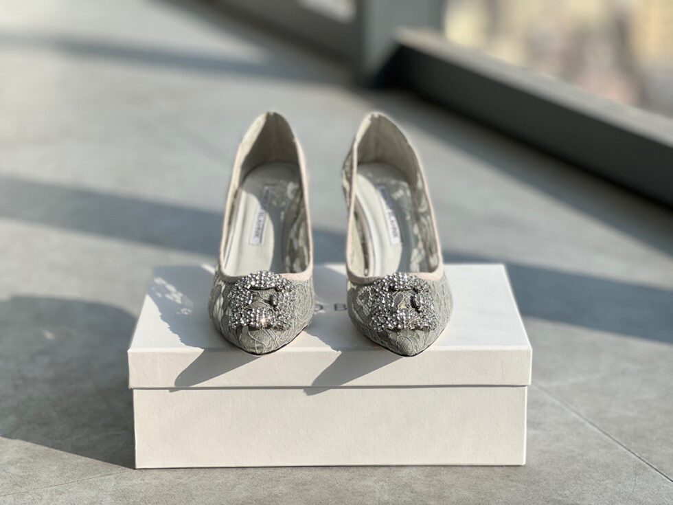 Replica Manolo Blahnik Hangisi 70 Pumps In Grey Lace 107