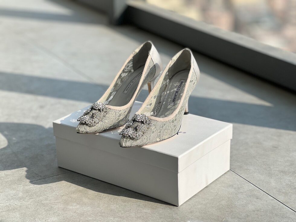 Replica Manolo Blahnik Hangisi 70 Pumps In Grey Lace 110