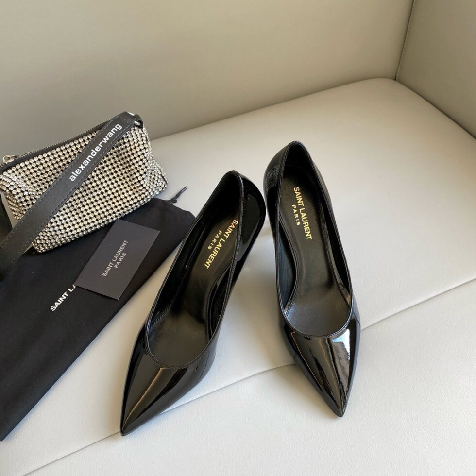 Replica Saint Laurent Opyum Pumps 85mm In Patent Leather with Gold Heel 107