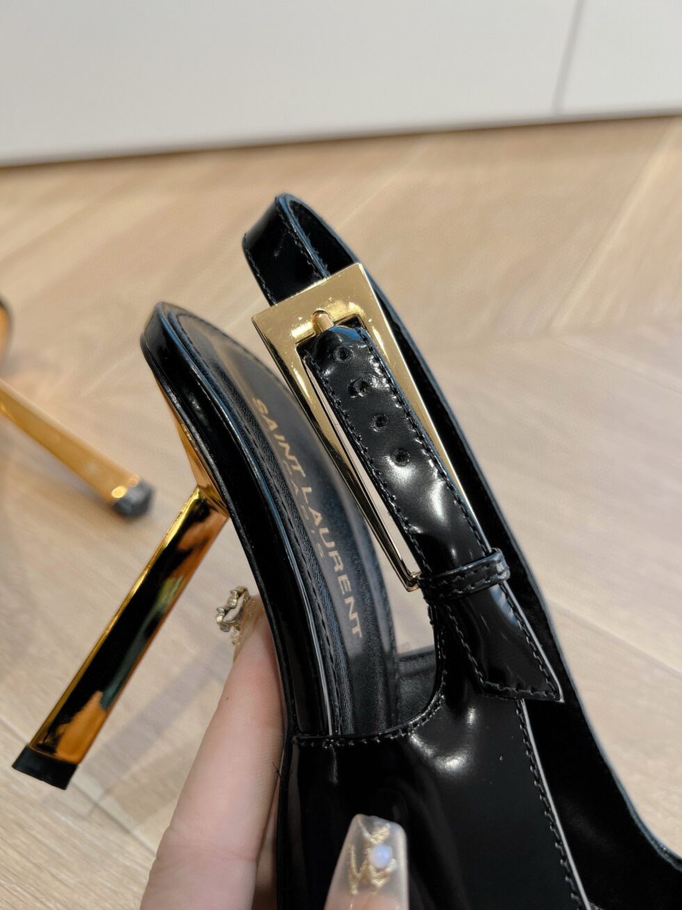 Replica Saint Laurent Lee Slingback Pumps in Black Glazed Leather 110