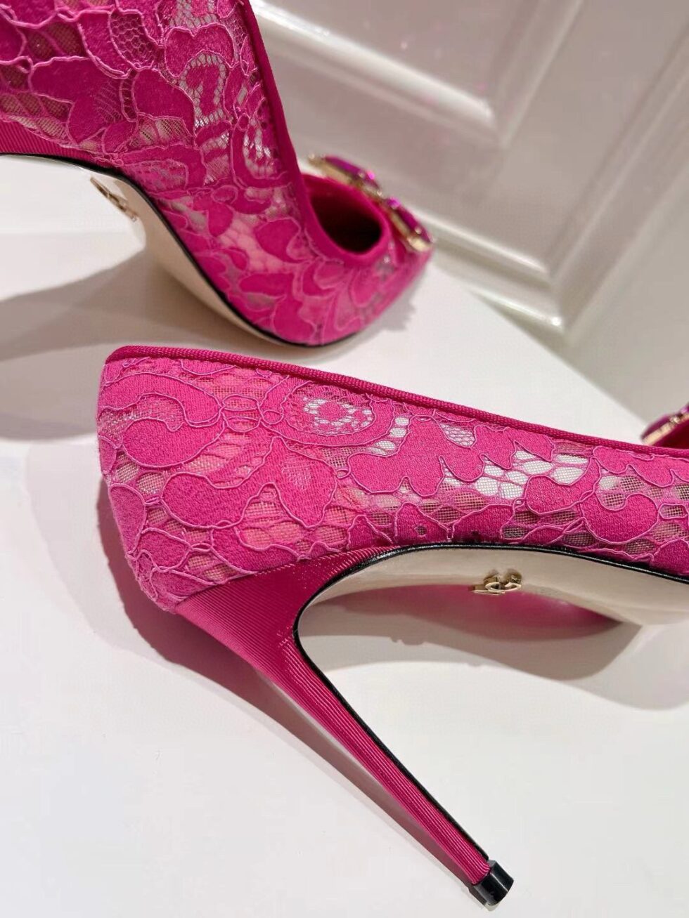 Replica Dolce & Gabbana Rainbow Pumps 105mm in Fuchsia Lace 107