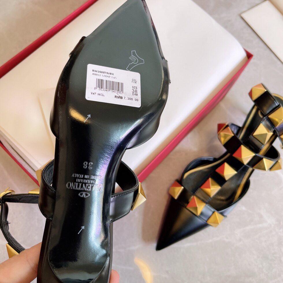 Replica Valentino Roman Stud Pumps 40mm In Black Calfskin 107