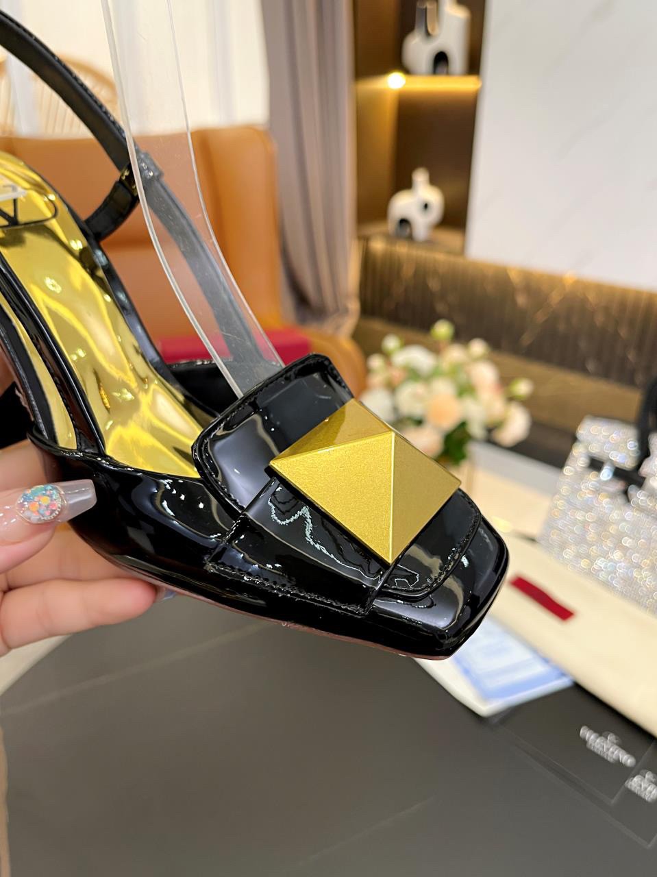 Replica Valentino One Stud Slingback Pumps 100mm In Black Patent Calfskin 109