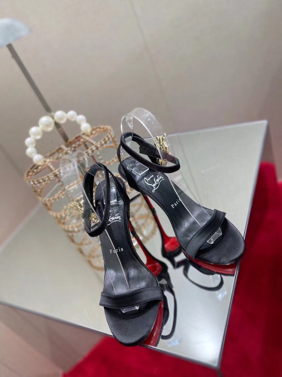 Replica Christian Louboutin Goldie Joli 100mm Sandals In Black Satin 108