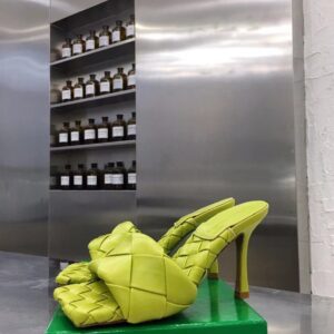 Replica Bottega Veneta Lido Sandals In Kiwi Intrecciato Leather 2