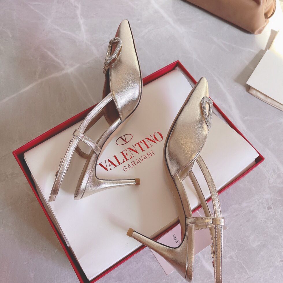 Replica Valentino Vlogo Slingback Pumps 80mm In Platinum Lambskin 105