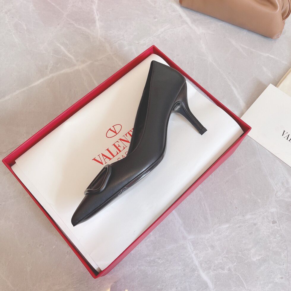 Replica Valentino VLOGO Pumps 80mm In Black Calfskin 106