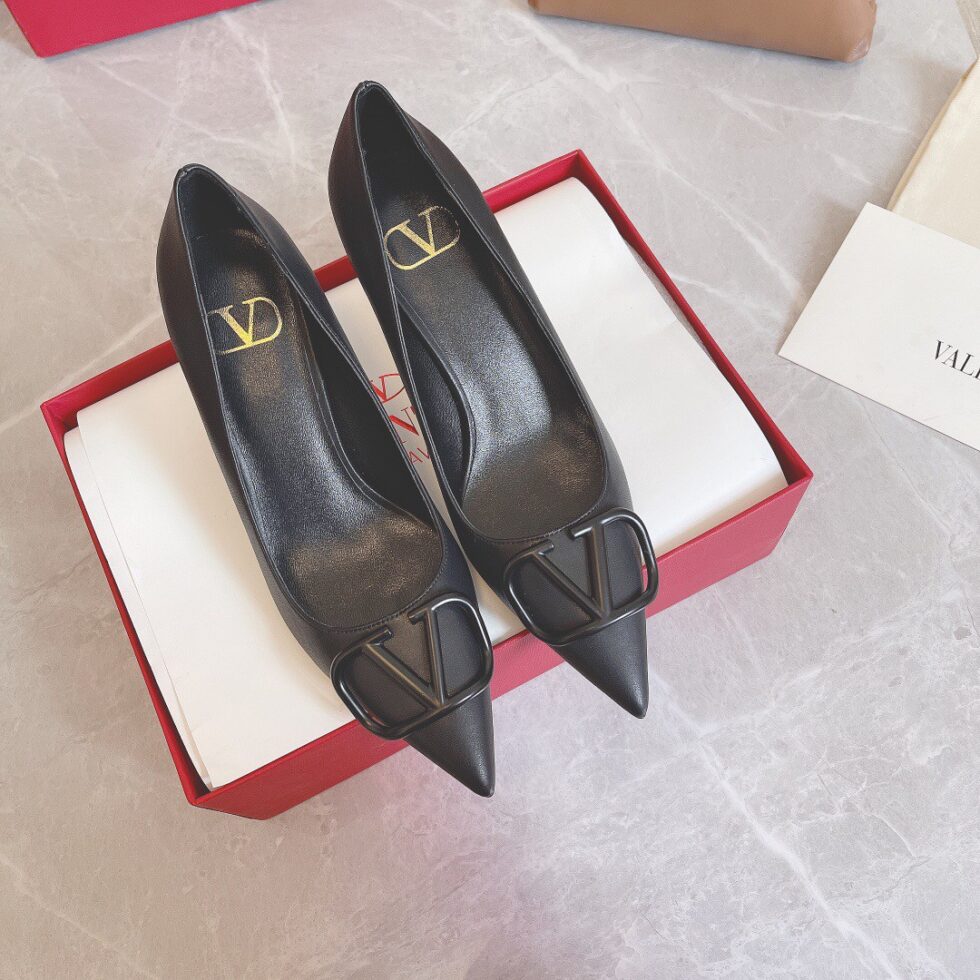 Replica Valentino VLOGO Pumps 80mm In Black Calfskin 108