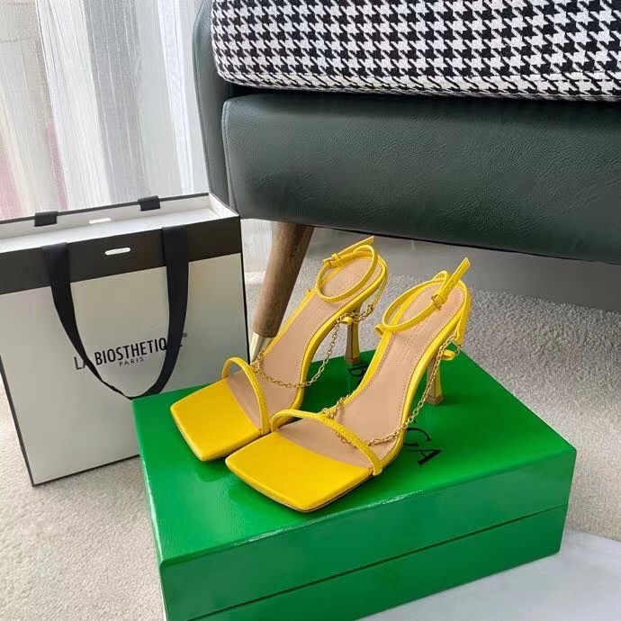 Replica Bottega Veneta Stretch Chain Sandals In Yellow Lambskin 107