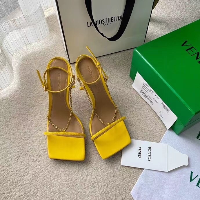 Replica Bottega Veneta Stretch Chain Sandals In Yellow Lambskin 111