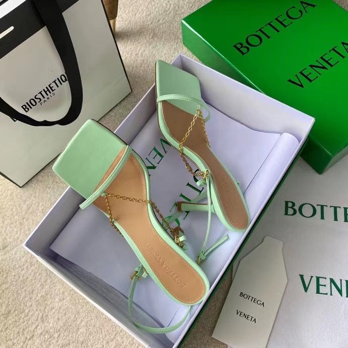 Replica Bottega Veneta Stretch Chain Sandals In Pistachio Lambskin 108