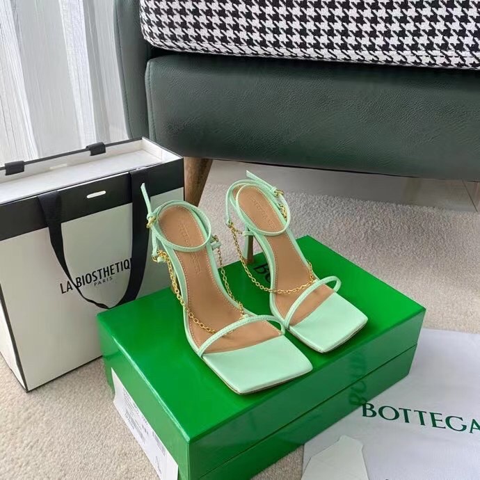 Replica Bottega Veneta Stretch Chain Sandals In Pistachio Lambskin 111