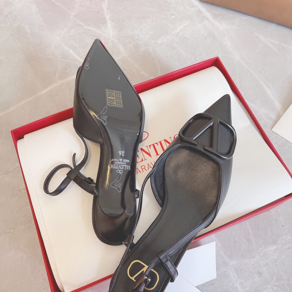 Replica Valentino Vlogo Slingback Pumps 40mm In Black Calfskin 108