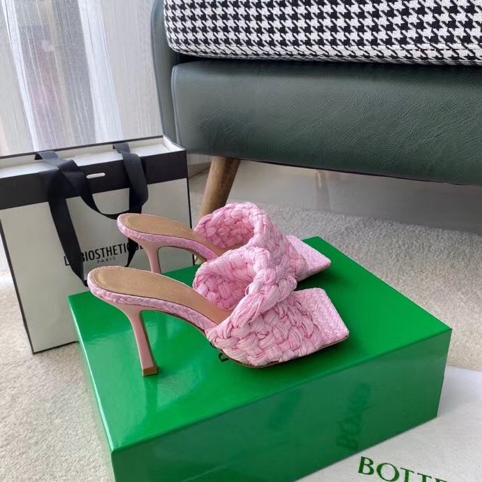 Replica Bottega Veneta Stretch Sandals In Pink Intrecciato Raffia 107