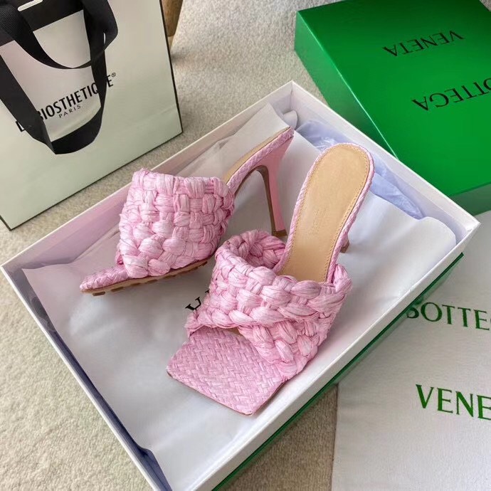 Replica Bottega Veneta Stretch Sandals In Pink Intrecciato Raffia 111