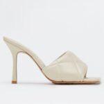 Replica Bottega Veneta Rubber Lido Sandals In White Quilted Lambskin