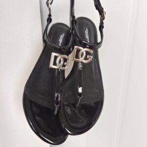 Replica Dolce & Gabbana DG Thong Sandals In Black Patent Leather 2