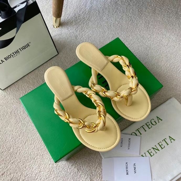 Replica Bottega Veneta Dot Thong Sandals In Beige Lambskin 109