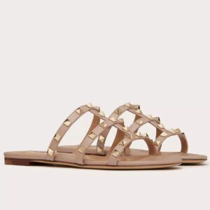 Replica Valentino Garavani Rockstud Flat Sandals In Poudre Calfskin