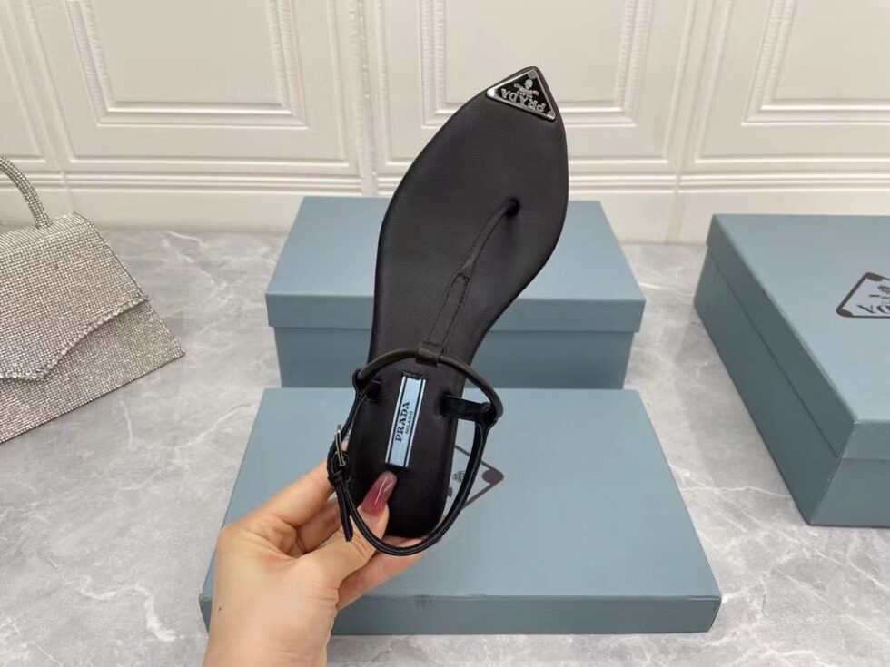 Replica Prada Thong Sandals In Black Brushed Leather 107