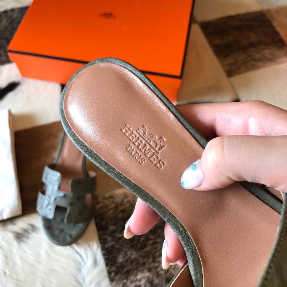 Replica Hermes Oasis Slide Sandals 50mm In Grey Ostrich Leather 105