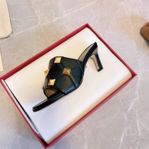 Replica Valentino Roman Stud Slide Sandals 65mm In Black Leather 2