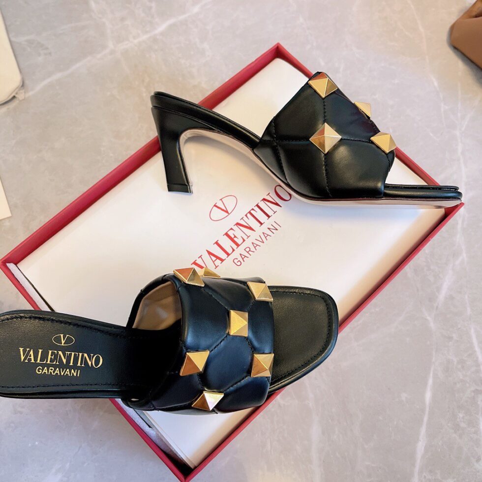 Replica Valentino Roman Stud Slide Sandals 65mm In Black Leather 108