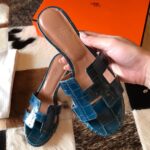 Replica Hermes Oasis Slide Sandals In Blue Niloticus Crocodile Shiny Skin