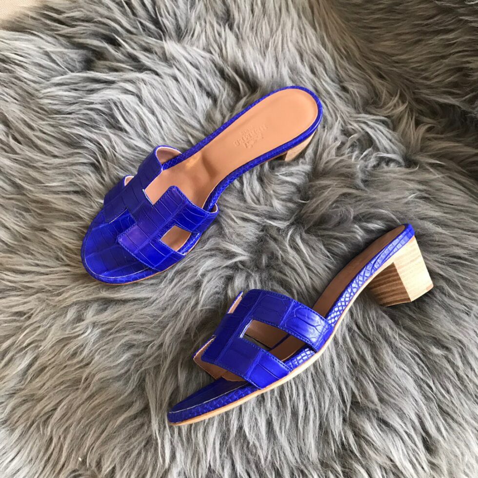 Replica Hermes Oasis Slide Sandals In Blue Electric Niloticus Crocodile Shiny Skin 108