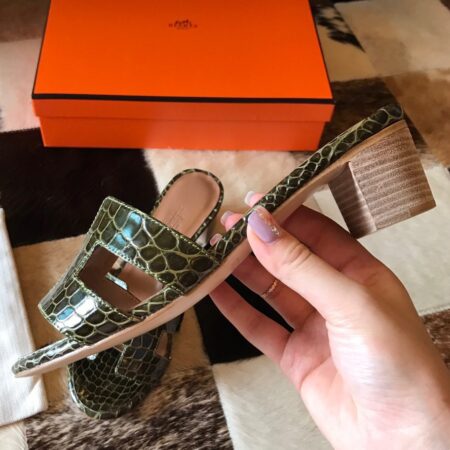 Replica Hermes Oasis Slide Sandals In Vert Fonce Niloticus Crocodile Shiny Skin