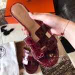 Replica Hermes Oasis Slide Sandals In Dard Red Niloticus Crocodile Shiny Skin