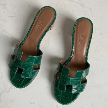 Replica Hermes Oasis Slide Sandals In Green Niloticus Crocodile Shiny Skin