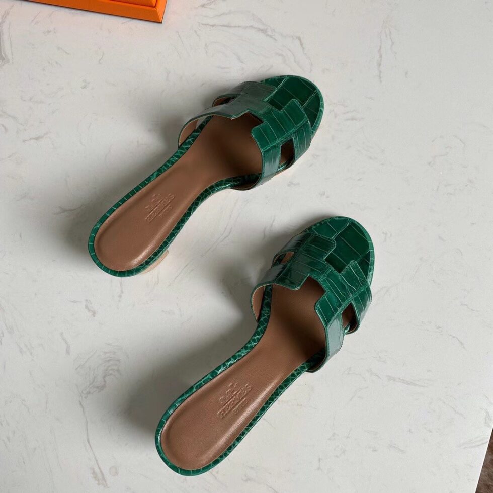 Replica Hermes Oasis Slide Sandals In Green Niloticus Crocodile Shiny Skin 105