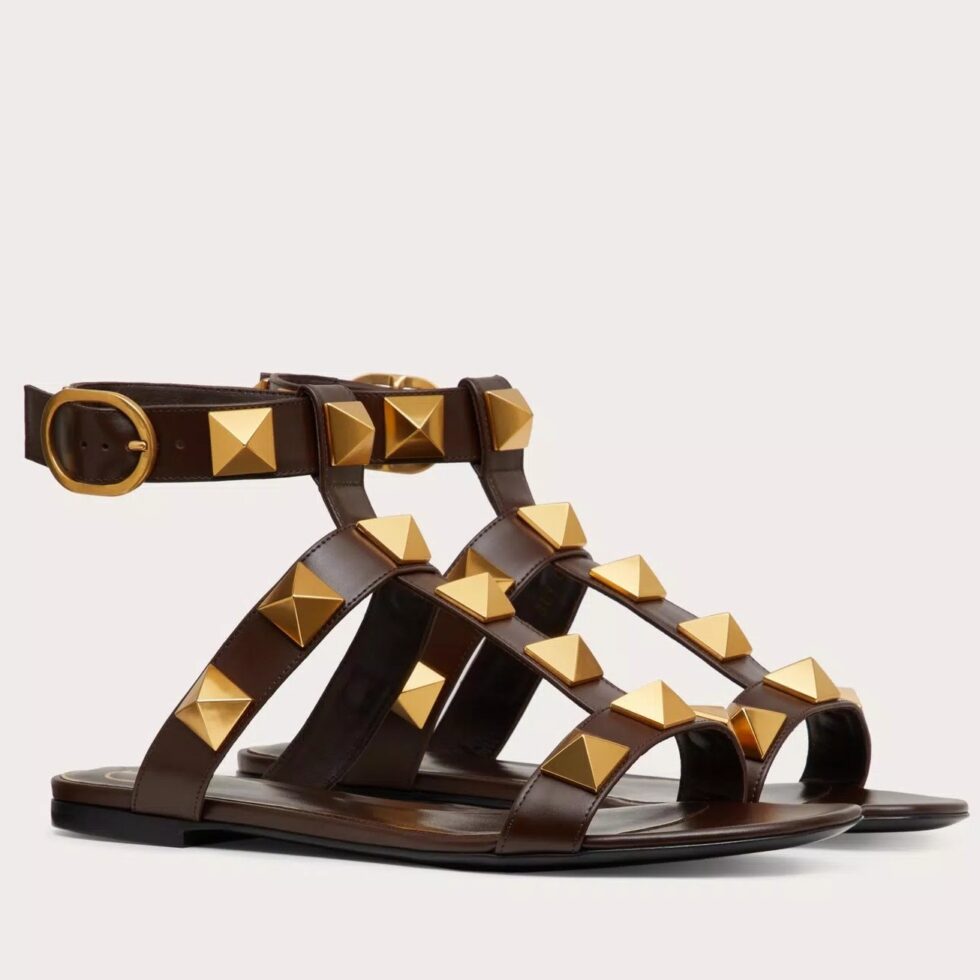 Replica Valentino Roman Stud Flat Sandals In Fondant Calfskin 104