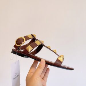 Replica Valentino Roman Stud Flat Sandals In Fondant Calfskin 2