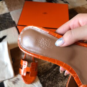 Replica Hermes Oasis Slide Sandals In Orange Niloticus Crocodile Shiny Skin 2