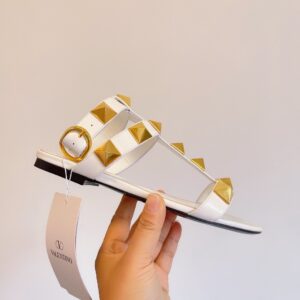 Replica Valentino Roman Stud Flat Sandals In White Calfskin 2