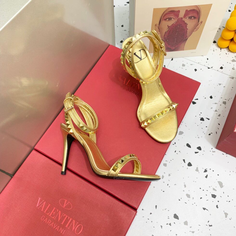 Replica Valentino Rockstud No Limit Sandal 100mm In Gold Metallic Nappa 106