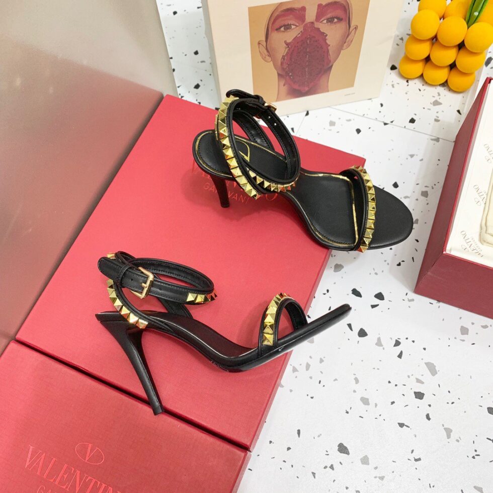 Replica Valentino Rockstud No Limit Sandal 100mm In Black Lambskin 110