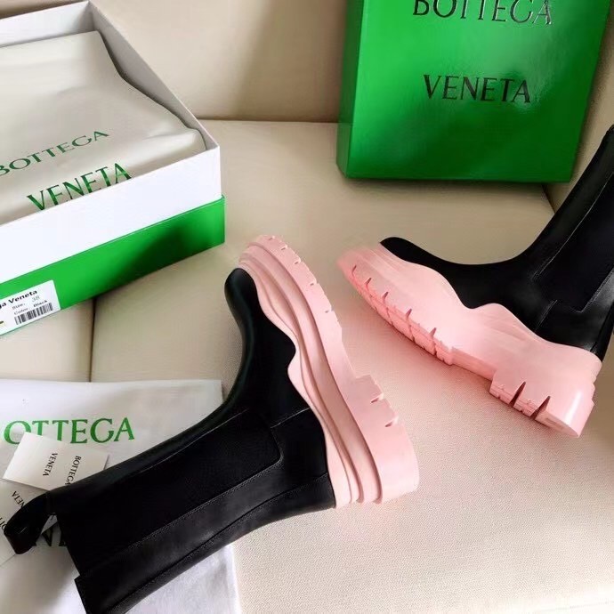 Replica Bottega Veneta BV Tire Chelsea Boots with Pink Outsole 107