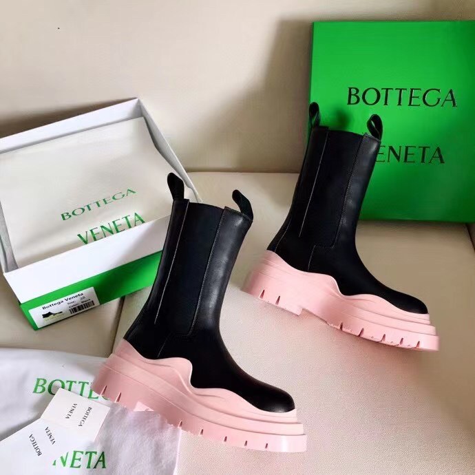 Replica Bottega Veneta BV Tire Chelsea Boots with Pink Outsole 111