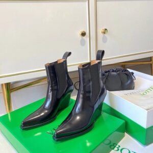 Replica Bottega Veneta BV Lean Chelsea Boots In Black Calfskin 2