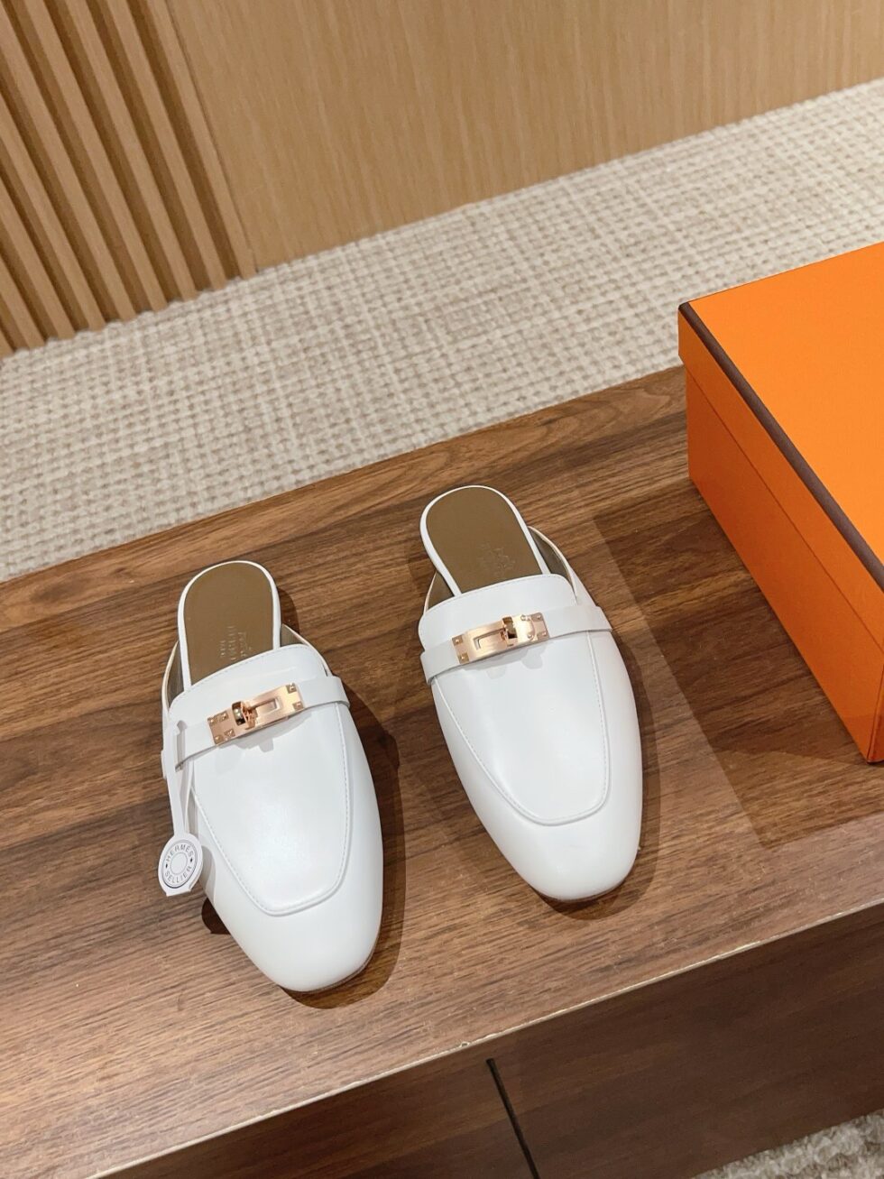 Replica Hermes Women’s Oz Mules in White Calfskin 109