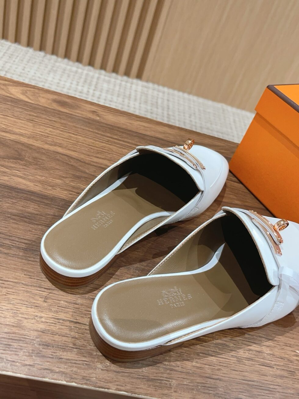 Replica Hermes Women’s Oz Mules in White Calfskin 112