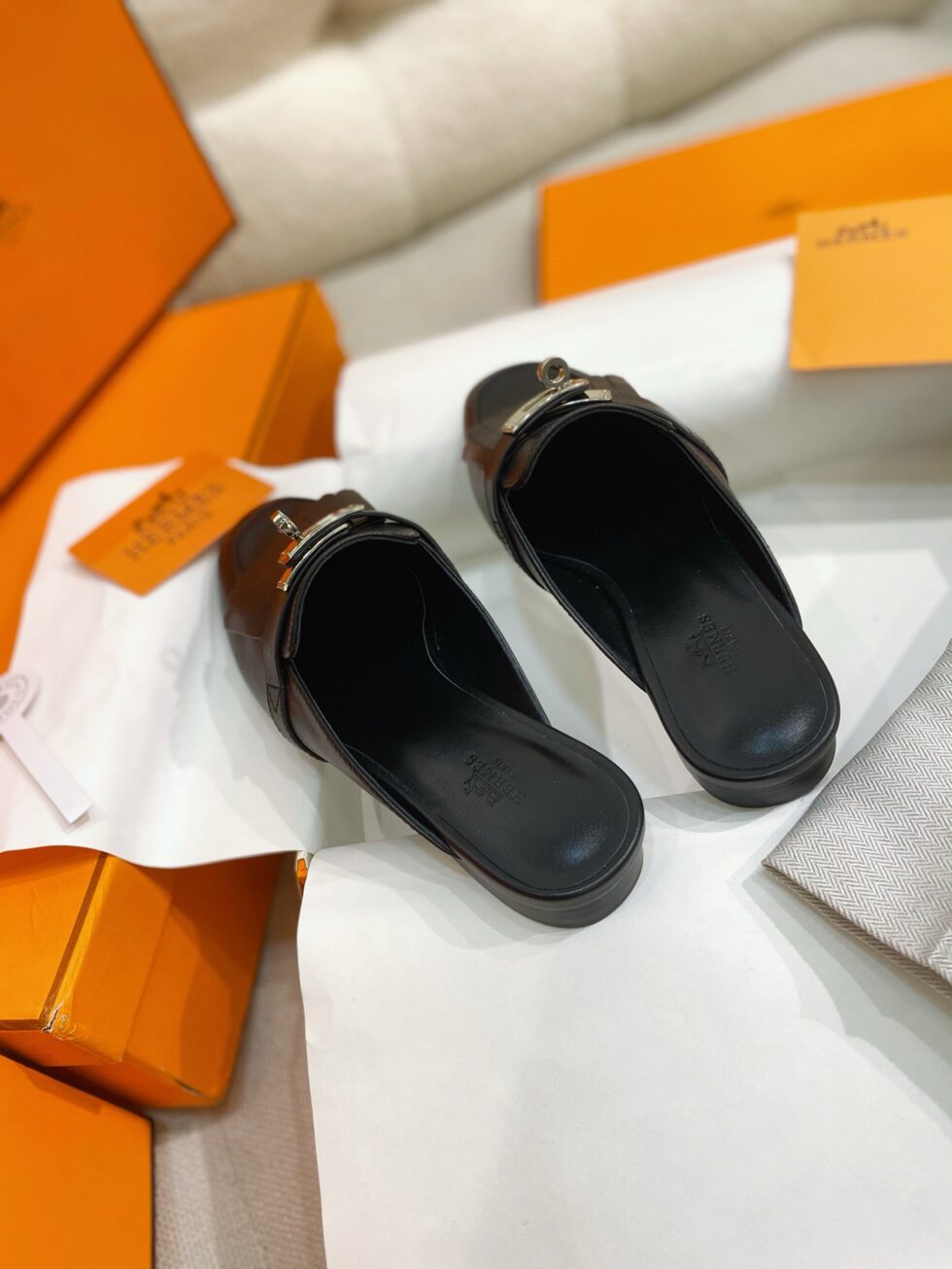 Replica Hermes Women’s Oz Mules with Fringed in Black Leather 107