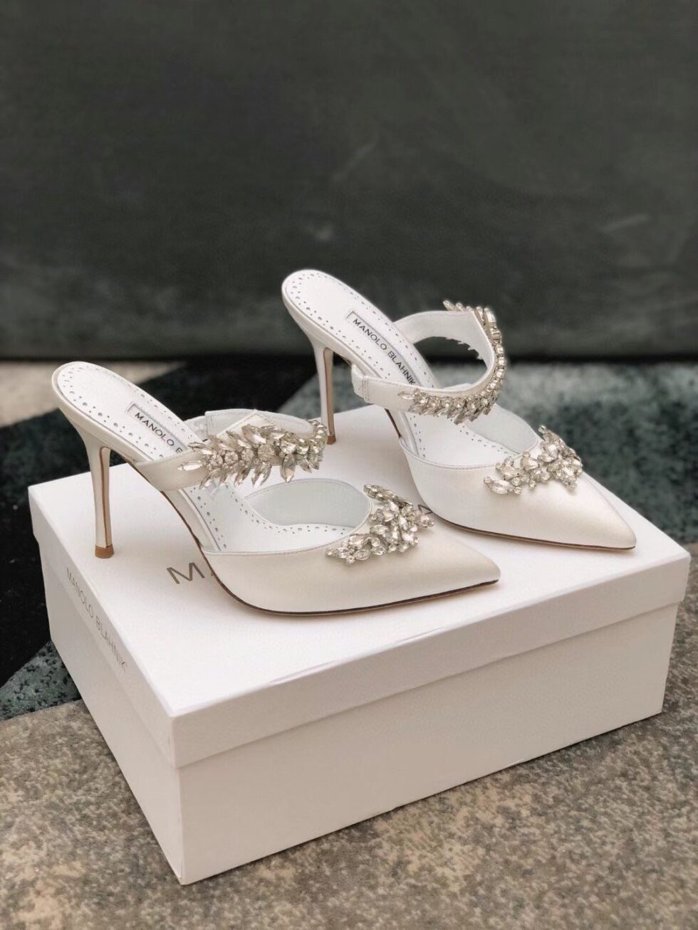 Replica Manolo Blahnik Lurum Crystal 90mm Mules In White Satin 109